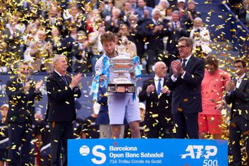 Archivo - El tenista Casper Ruud celebra su victoria en el Barcelona Open Banc Sabadell-71º Trofeo Conde de Godó