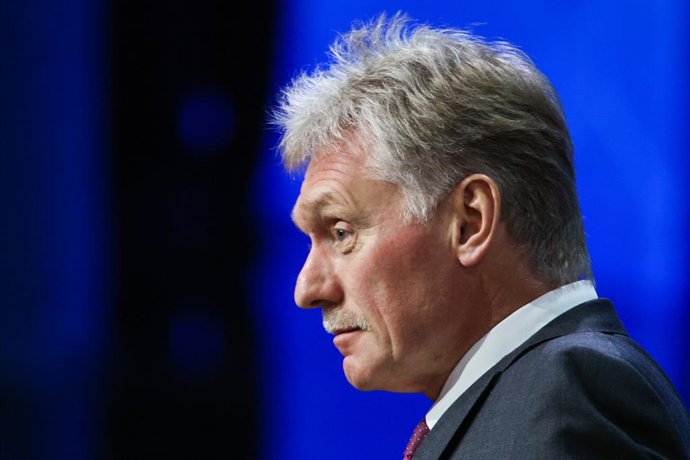Archivo - Arquivo - RÚSSIA, MOSCOU - 19 DE DEZEMBRO DE 2025: Dmitry Peskov, secretário de imprensa do presidente da Rússia, participa de uma entrevista coletiva e programa de televisão ao vivo com perguntas ao vivo do presidente Vladimir Putin no Gostiny 