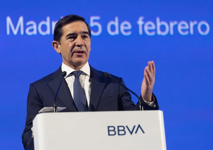 Archivo - El presidente de BBVA, Carlos Torres Vila, presenta los resultados financieros correspondientes al ejercicio 2025, a 5 de febrero de 2026, en Madrid (España). BBVA obtuvo un beneficio neto atribuido de 10.511 millones de euros en el conjunto del