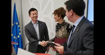 La inversión de 400 millones de una empresa china en Navarra, "un hito para el sector de la energía" en la Comunidad