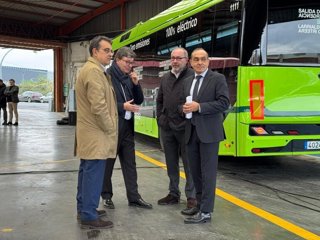 Jaurlaritzako, Metro Bilbaoko eta Medusa enpresako ordezkariak