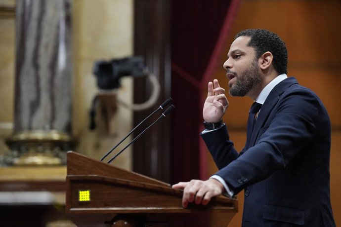 Archivo - El secretario general de VOX, Ignacio Garriga, durante una sesión de control, en el Parlament de Catalunya, a 28 de enero de 2026, en Barcelona, Catalunya (España). Dalmau, en funciones de presidente, comparece hoy en el pleno del Parlament a pe