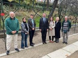 Ceden al Botánico un injerto de la vid más antigua del mundo, "símbolo de amistad".