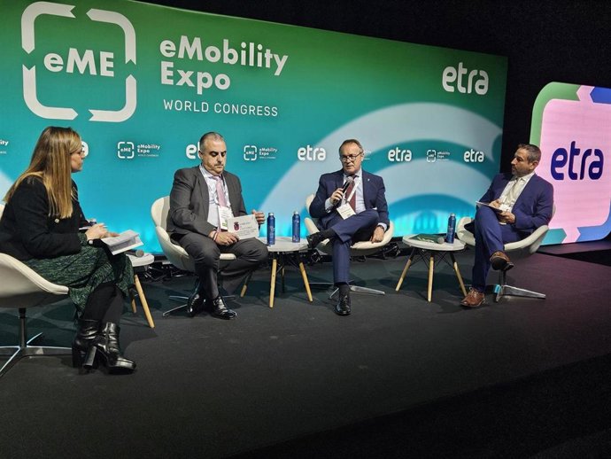 El consejero de Infraestructuras, Transporte y Vivienda en funciones, Manuel Martín Castizo, participa en el eMobility Expo World Congress-MOW 2026