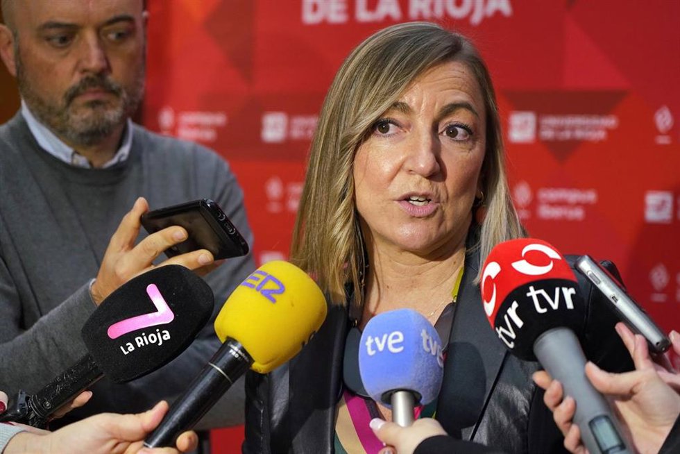 Archivo - La rectora de la UR, Eva Sanz