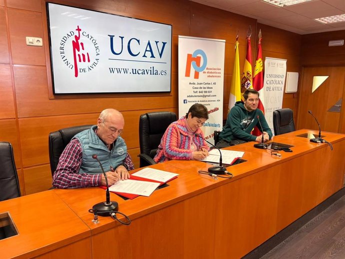 Firma de un convenio entre la Universidad Católica de Ávila (UCAV) y la Asocación de Diabéticos Abulenses (ADA).