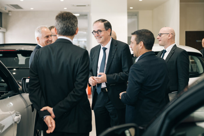 El CEO de Renault urge a los sindicatos a alcanzar "rápidamente" un acuerdo en Palencia