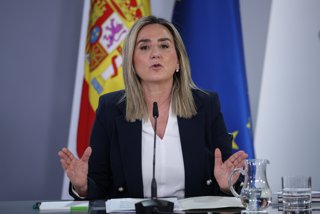 (I-D) La ministra de Educación, Milagros Tolón, durante la rueda de prensa posterior al Consejo de Ministros, a 10 de marzo de 2026, en Madrid (España).