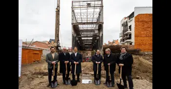 Carabanchel coloca la primera piedra de 'La Central', un proyecto con 74 viviendas que rehabilitará una antigua imprenta