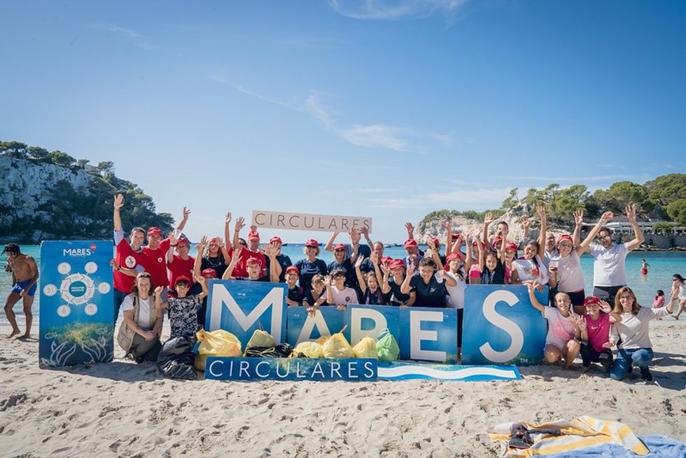 Voluntarios de 'Mares Circulares' de Coca-Cola