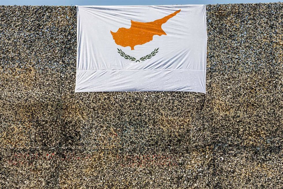 Archivo - Imagen de archivo de una bandera de Chipre.