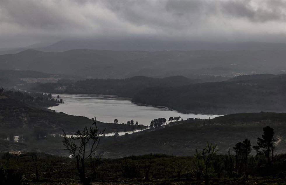 Archivo - Vista del embalse de Forata, a 6 de marzo de 2025, en Valencia. 