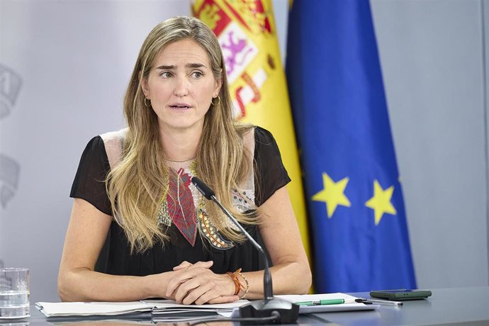 Archivo - La vicepresidenta tercera y ministra para la Transición Ecológica, Sara Aagesen, durante una rueda de prensa posterior a la reunión del Consejo de Ministros, a 2 de septiembre de 2025, en Madrid (España). 