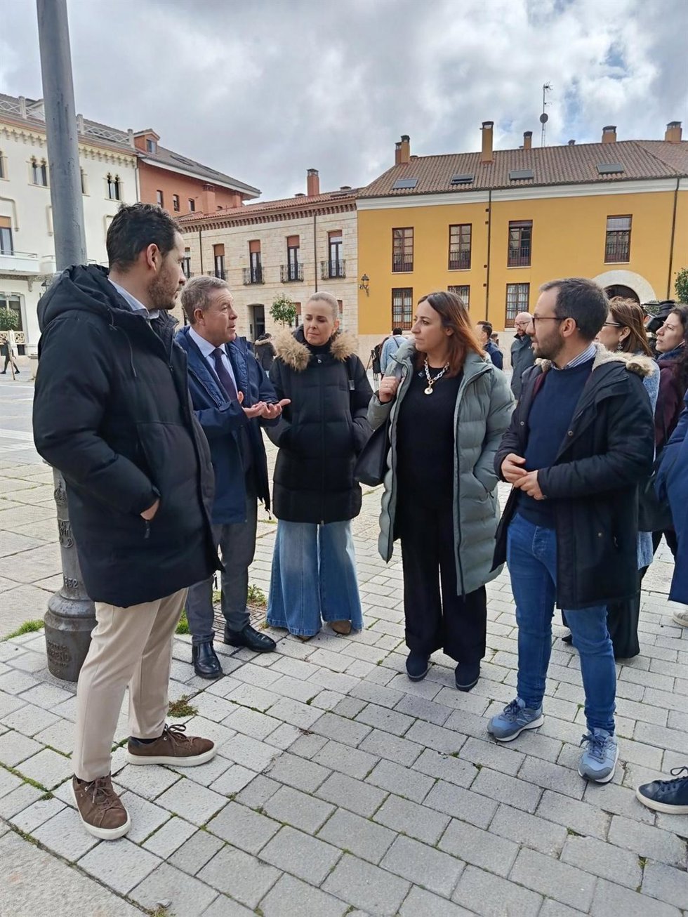 Page, durante su visita a la capital palentina para apoyar la campaña electoral del PSCyL.