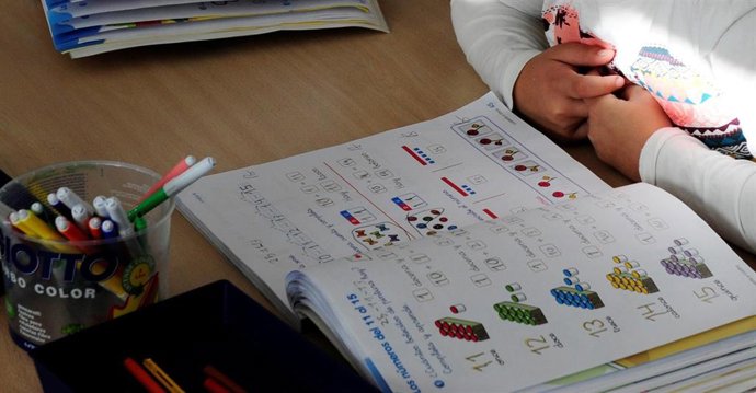 Archivo - El Gobierno dará a Andalucía más de 16 millones para financiar la compra de libros de texto y material didáctico.