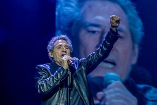 Archivo - El cantante Miguel Ríos durante un concierto en el Wizink Center