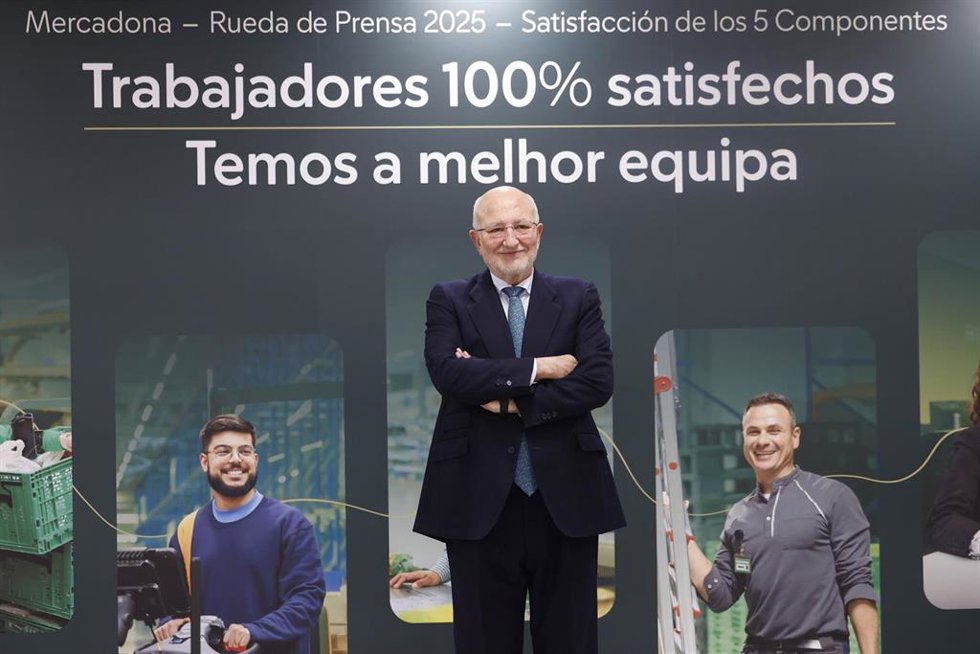 El president de Mercadona, Juan Roig (c), durant una roda de premsa, a 10 de mar de 2026, a Valncia, Comunitat Valenciana. 