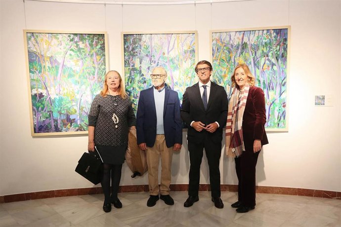 Presentación de la exposición 'Sueños cromáticos' del pintor Manuel Mas Calabuig en el Palacio Provincial de la Diputación de Alicante