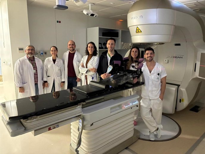 Equipo para la realización de la técnica de inspiración profunda mantenida en radioterapia en el Hospital de Jerez.