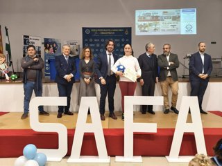 El director general de Fomento del Emprendimiento y la Formación Continua de la Consejería de Universidad, Investigación e Innovación, Javier González, ha participado en el acto de entrega de los Premios de Emprendimiento SAFA Écija (Sevilla)