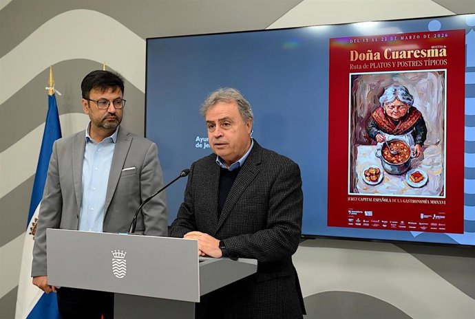 Antonio Real presentando 'Recetas de Doña Cuaresma-Ruta de Platos y Postres típicos'.