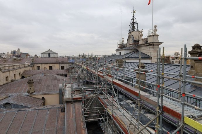 Patrimonio Nacional invierte más de 7,5 millones del Plan de Recuperación, Transformación y Resiliencia para renovar 4.600 m de cubierta del Palacio Real de Madrid.