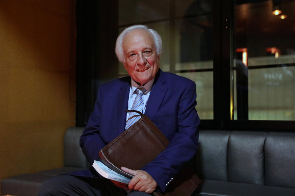 El periodista y escritor Raúl del Pozo presenta la reedición de su libro "Noche de tahúres" en el teatro Barceló de Madrid 