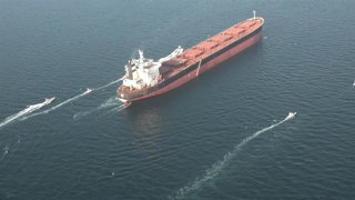 Maniobras militares de la Guardia Revolucionaria de Irán en el estrecho de Ormuz en febrero de 2026