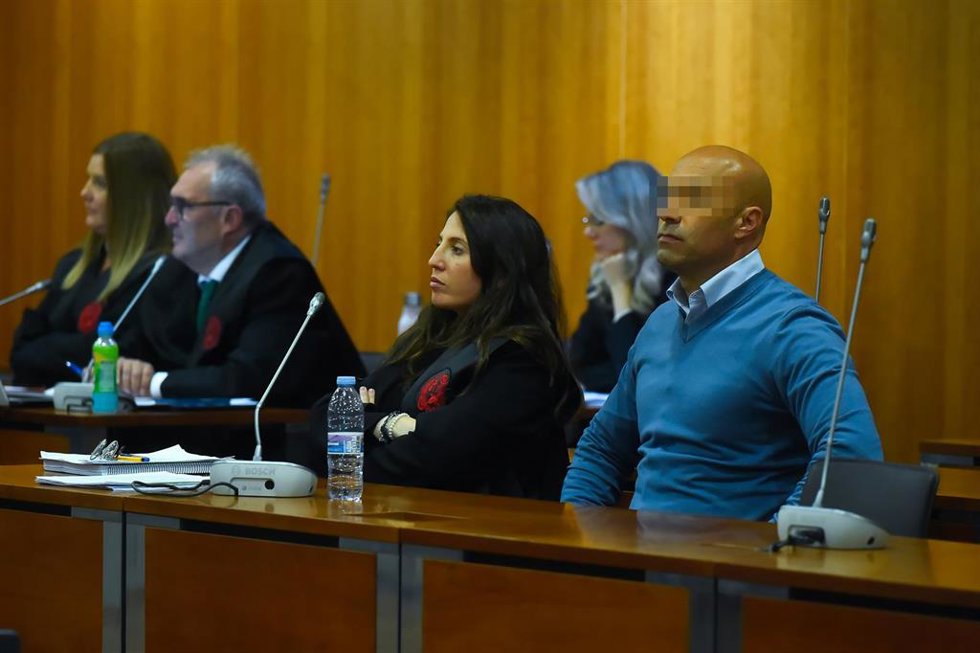 Imágenes del juicio con jurado popular contra el acusado de asesinar a puñaladas a su expareja Paula en mayo de 2023 en Torremolinos.