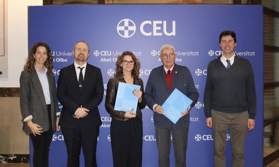 Angela Compadre (directora de Marketing de Cesif), Swen Seebach (vicerrector de Estrategia de la universidad), Clara Campos (ceo de Cesif), Arcadi Gual (rector), Andreu Miranda (director técnico de Formación Permanente de la universidad).