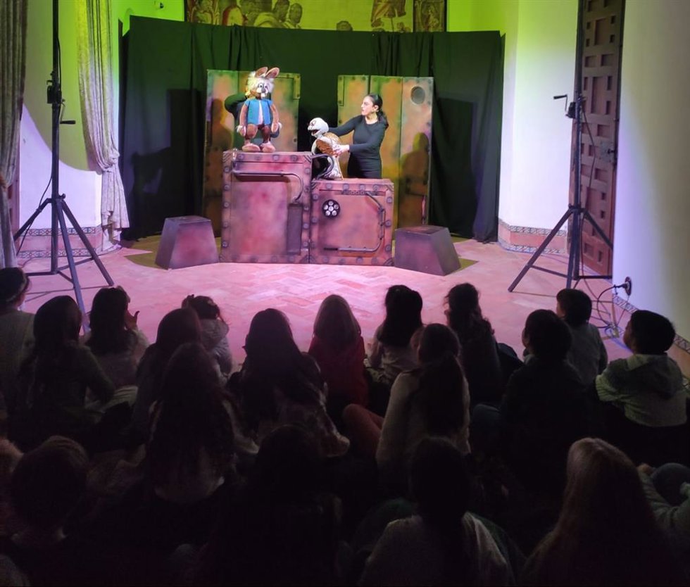 Una representación para público infantil en el Palacio de Viana de Córdoba.