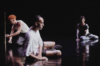 Archivo - La propuesta escénica 'Amanecer alto cielo'.