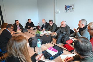 Jaime Espinar con el comité de empresa de autobuses urbanos.