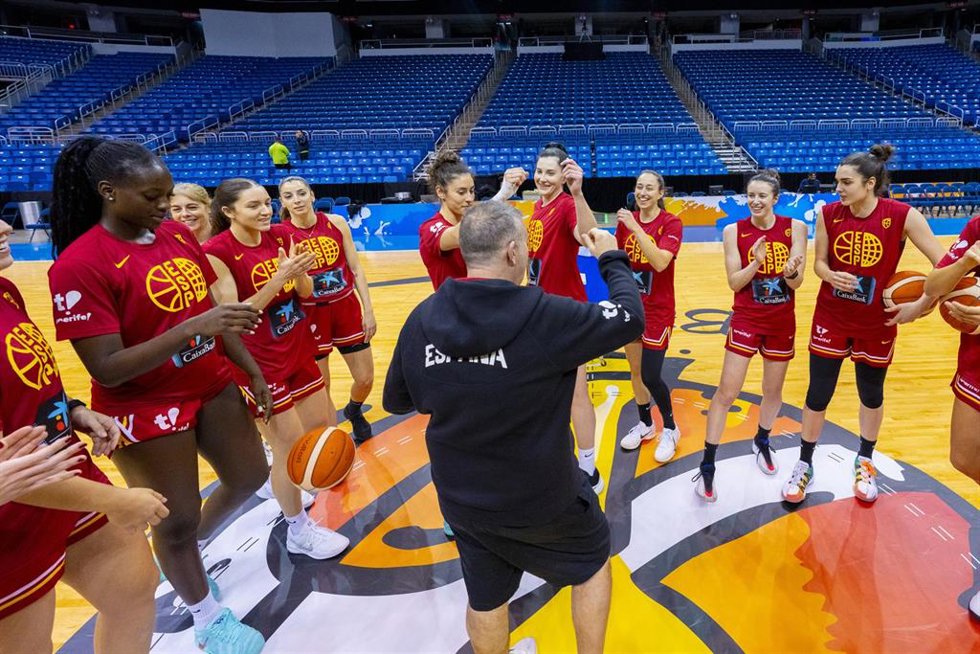 Las jugadores de la selección femenina de baloncesto tras un entrenamiento en San Juan, Puerto Rico