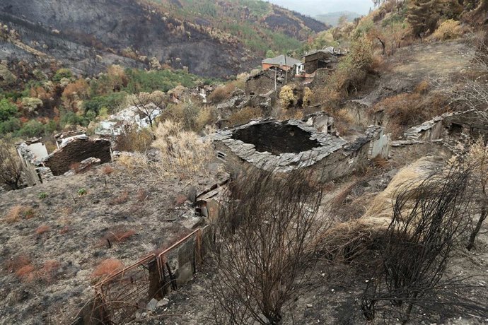 Archivo - Efectos del incendio de Larouco en Ourense