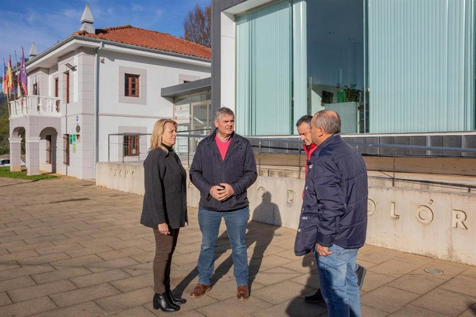 La consejera de Desarrollo Rural, María Jesús Susinos, durante una visita al Ayuntamiento de Solórzano. Archivo
