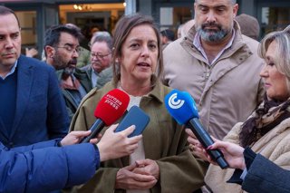 La consejera de Sostenibilidad y Medio Ambiente de la Junta de Andalucía, Catalina García atiende a los medios de comunicación antes de asistir al Foros de la Caza.