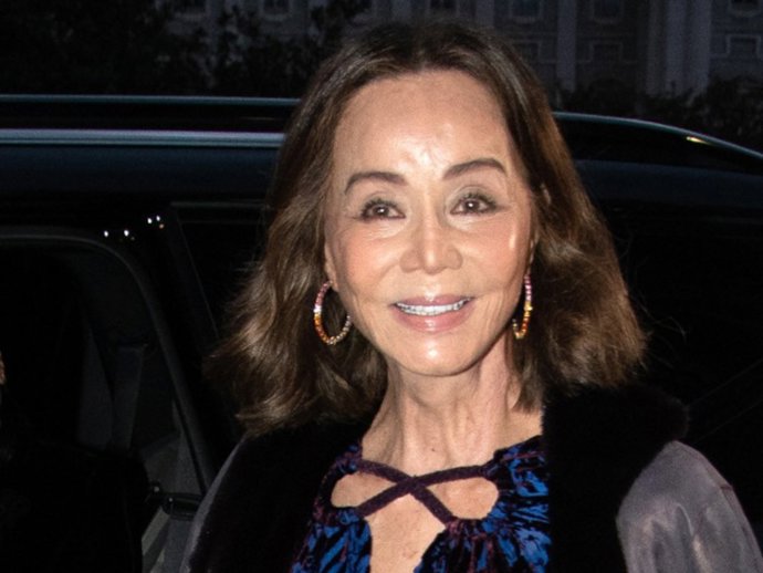 Isabel Preysler acude al Teatro Real de Madrid para disfrutar de 'El sueño de una noche de verano' junto a Tamara Falcó e íñigo Onieva