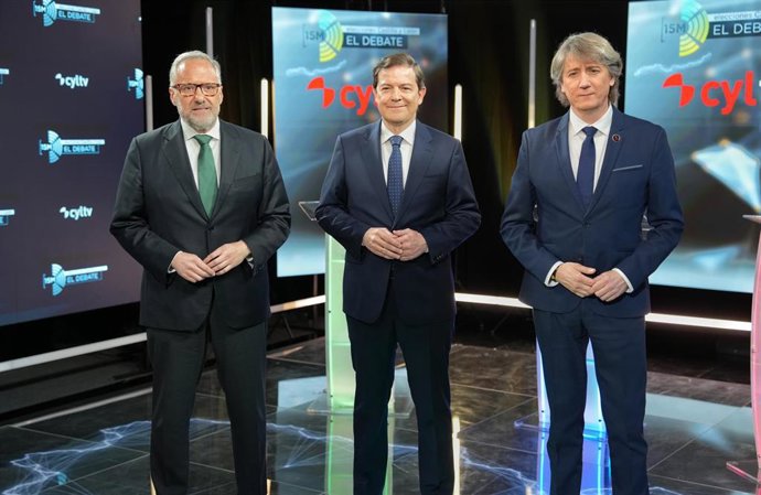 El candidato de VOX a la Presidencia de la Junta de Castilla y León, Carlos Pollán; el candidato del PP, Alfonso Fernández Mañueco; y el candidato del PSOE Carlos Martínez, durante el segundo debate para las elecciones autonómicas  