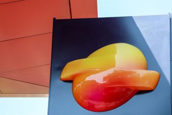 Archivo - Logo de Repsol.