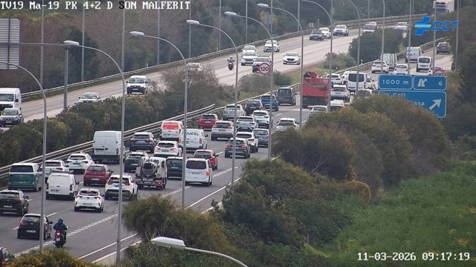 Un accidente provoca retenciones en la autopista de Llucmajor