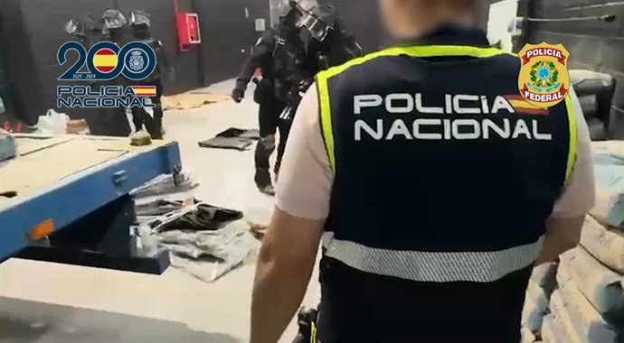Operación con cinco detenidos en Málaga tras caer organización vinculada a la mocromafia por introducir 1.500 kilos de cocaína ocultos en sacos de cemento