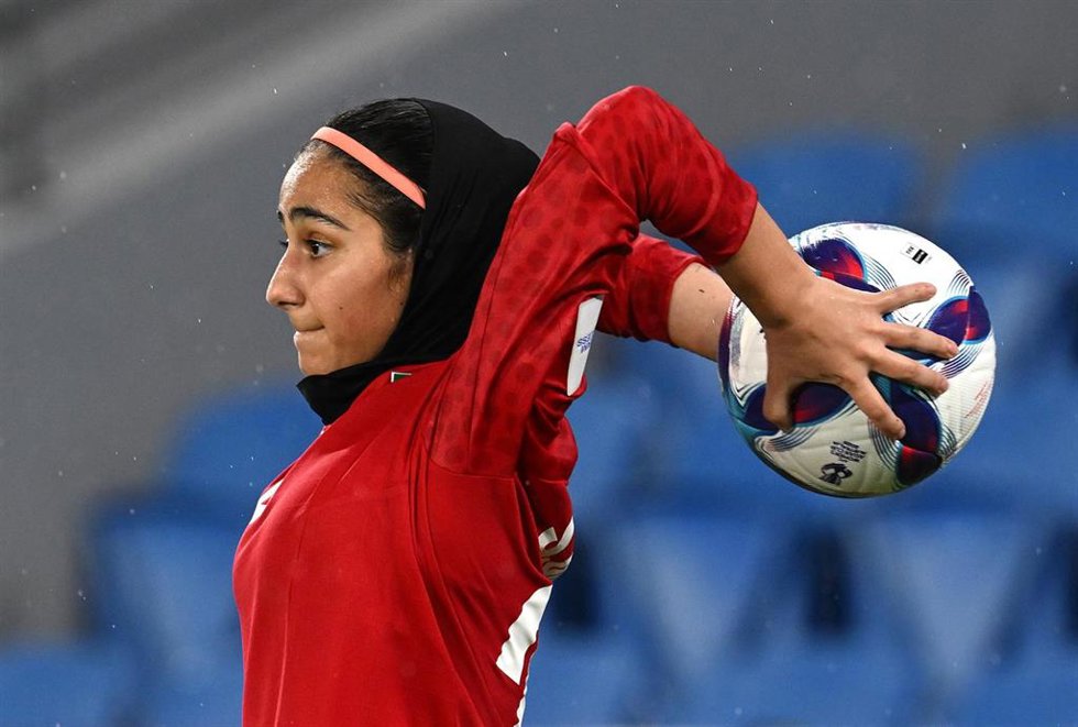 La futbolista iraní Sara Didar, en un partido con su selección.  
