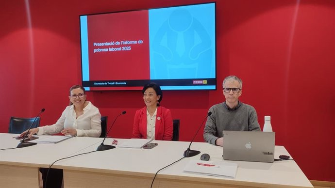 La secretaria de Trabajo y Economía de CC.OO. De Catalunya, Saida Ehliluch; la secretaria general, Belén López; y el responsable de Mercado de Trabajo, Albert Ferrer