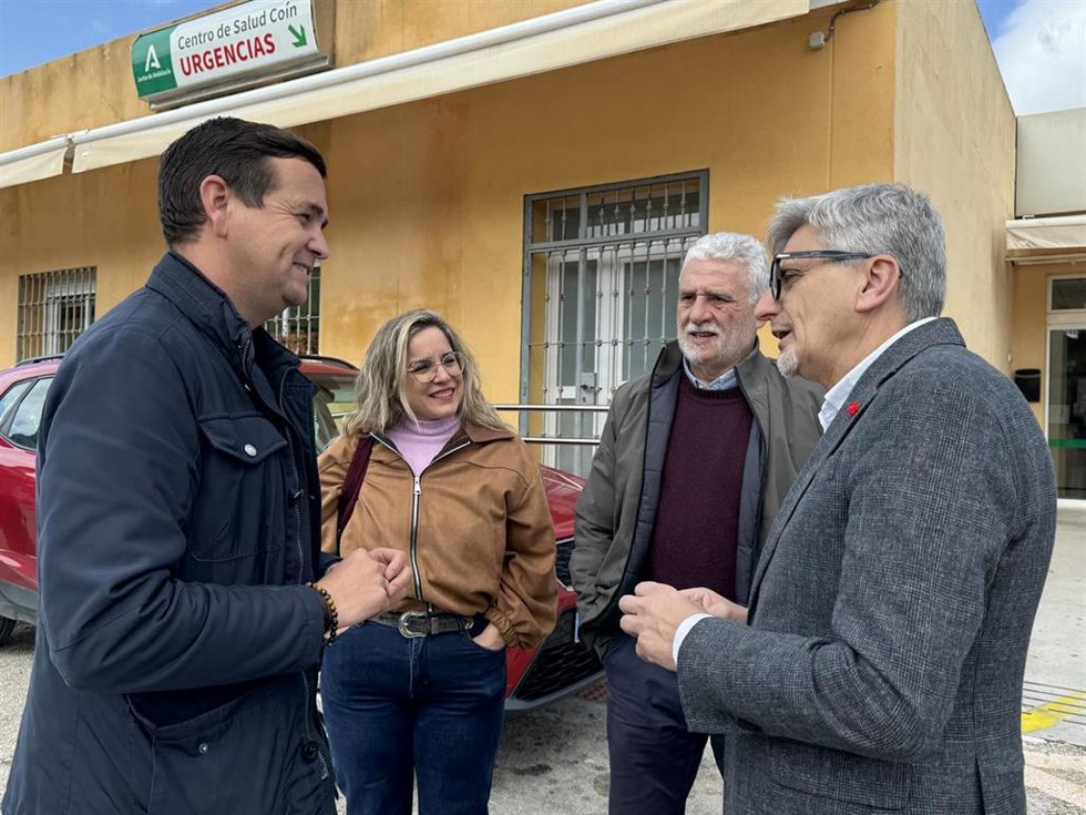 El secretario general del PSOE de Málaga, Josele Aguilar, y el secretario general del PSOE del municipio malagueño de Coín, Salvador Rojas,