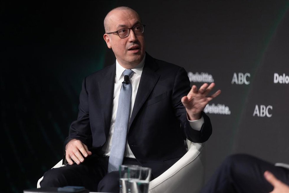 El CEO de BBVA, Onur Gen, durante el 32 Encuentro del Sector Financiero de Deloitte y ABC, en Madrid (España). 