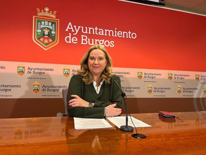 Ayala durante la rueda de prensa en la que ha anunciado la modificación de la ordenanza que afecta a la ZBE.