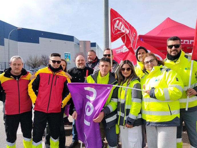 Trabajadores de Adeo Logistic.