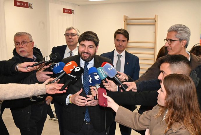 Durante la inauguración del nuevo centro de salud de Molina de Segura, el presidente López Miras anunció la ampliación de la vacunación frente al papiloma humano a los institutos para llegar a los varones nacidos en 2008 y 2010