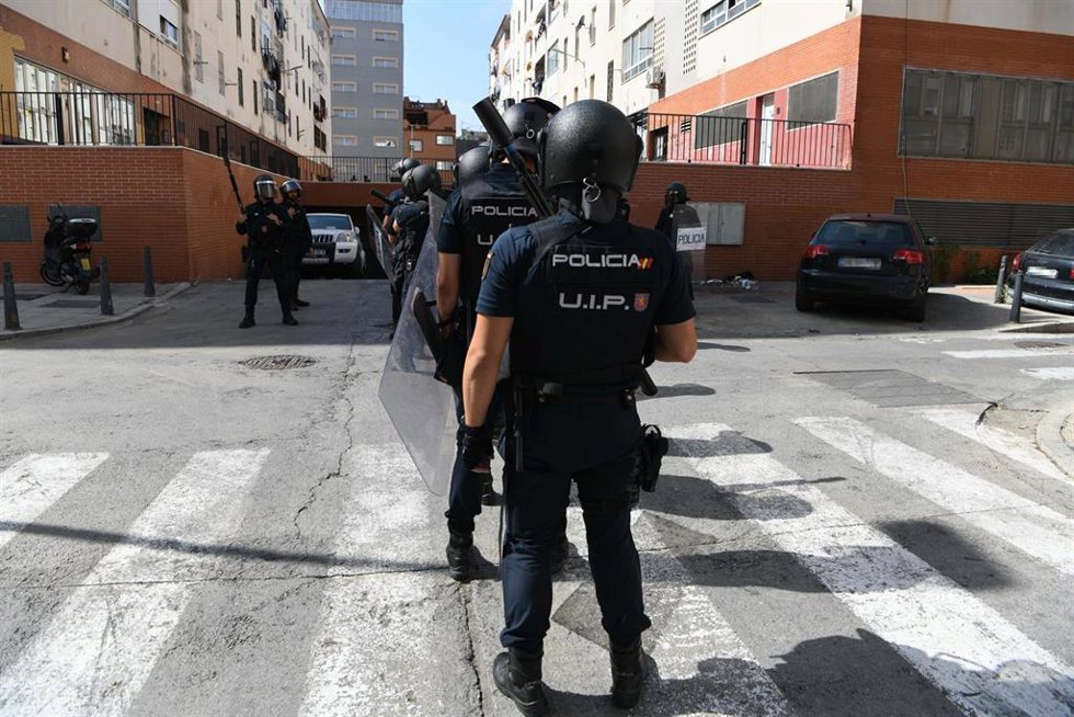 Archivo - Operativo policial en barrio de El Príncipe de Ceuta en una imagen de archivo